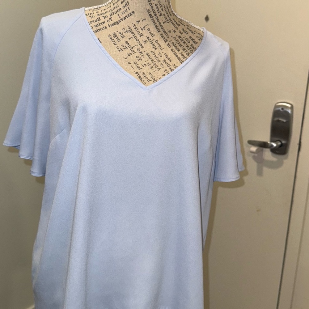 Nine West Pale Blue Flutter Sleeve V-Neck Blouse | Woman's Large | NWNT